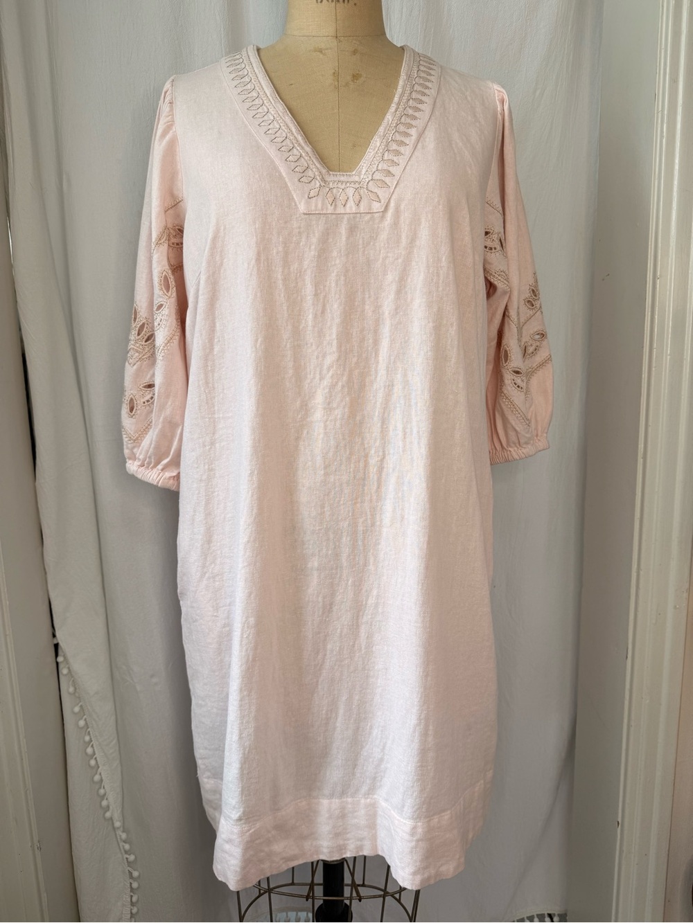 Calypso St Barth Linen Viscose, Light Pink V-Neck Embroidered Dress sz M